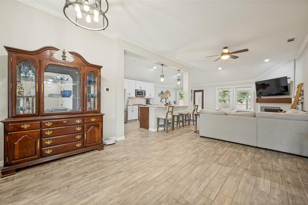 3302 Cliff Oaks Drive