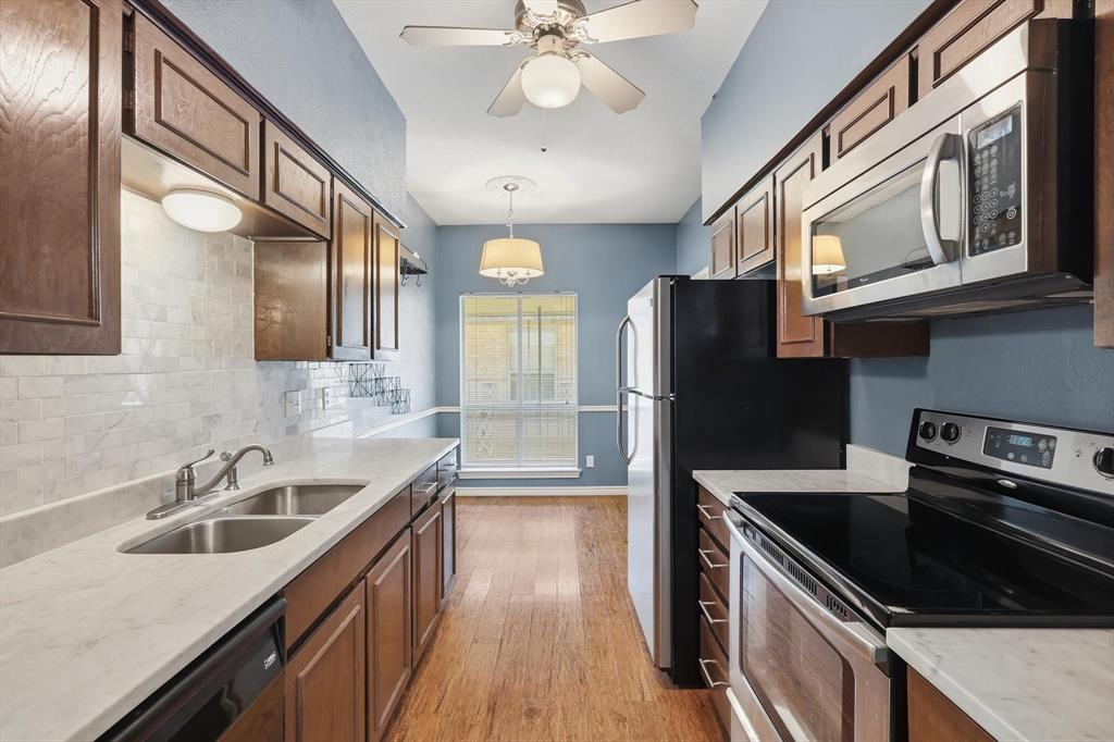 Fountain Royale Orleans W - Residential