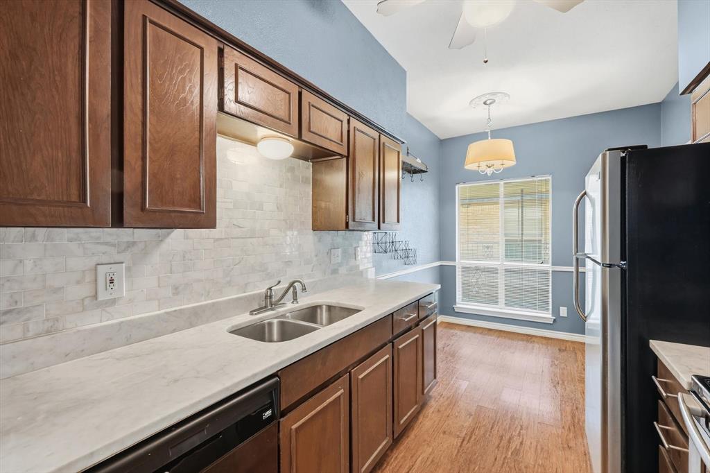 Fountain Royale Orleans W - Residential