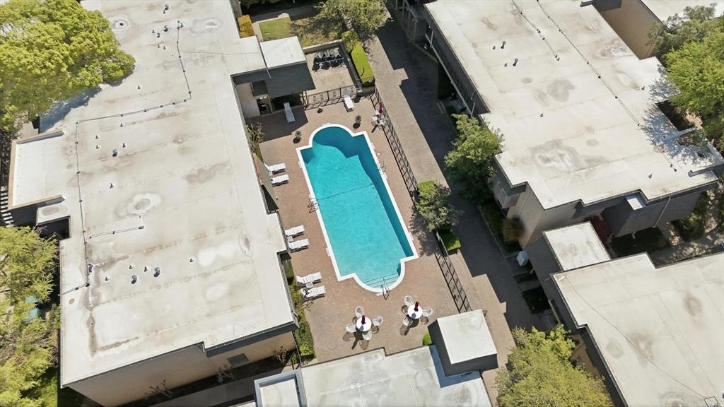 Fountain Royale Orleans W - Residential