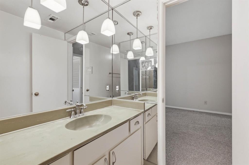 Fountain Royale Orleans W - Residential