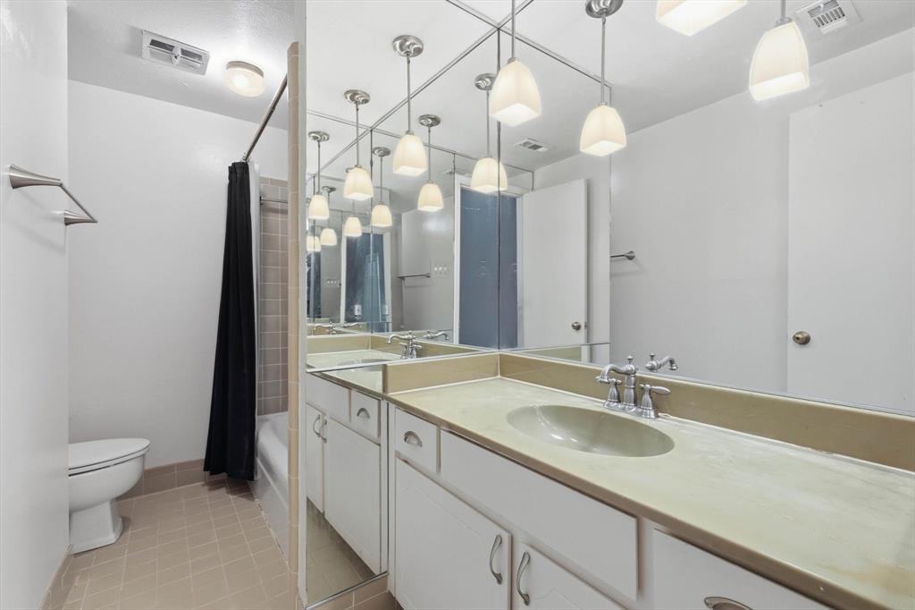 Fountain Royale Orleans W - Residential