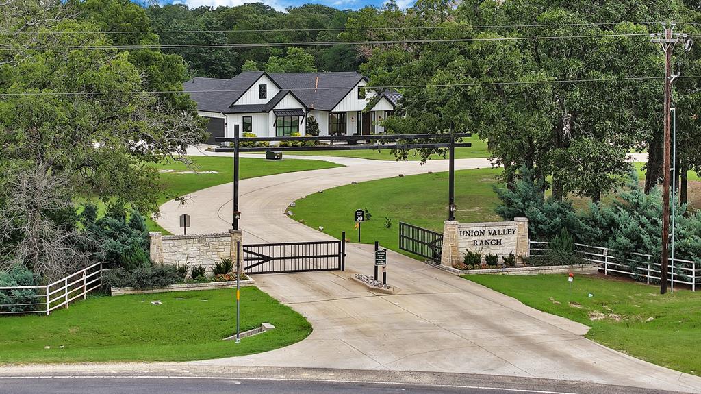 287 Hickory Court - Photo 2