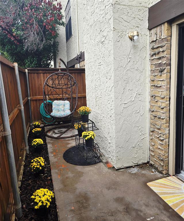 Preston Oaks Crossing Condos 01 & 02 - Residential