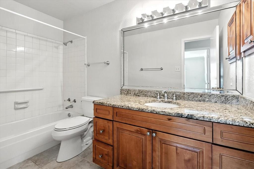 Cedar Creek Twnhms - Residential