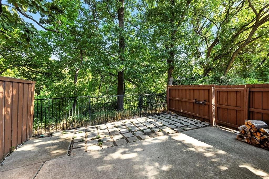 Cedar Creek Twnhms - Residential