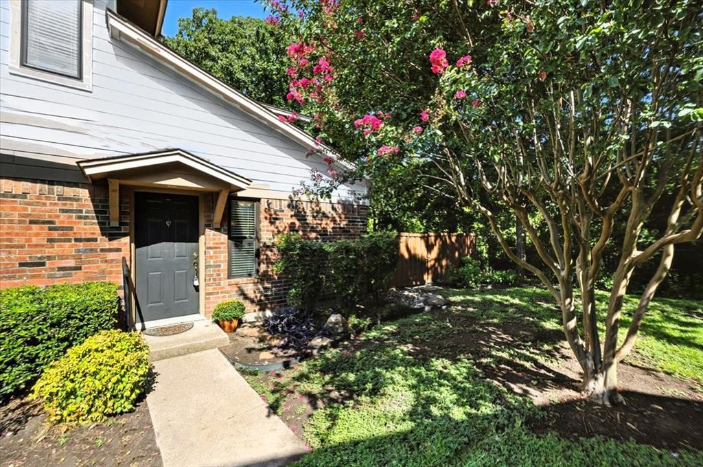 Cedar Creek Twnhms - Residential