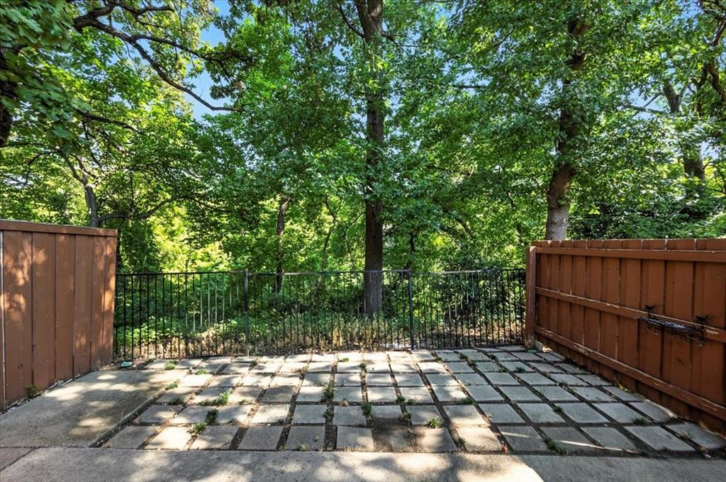 Cedar Creek Twnhms - Residential