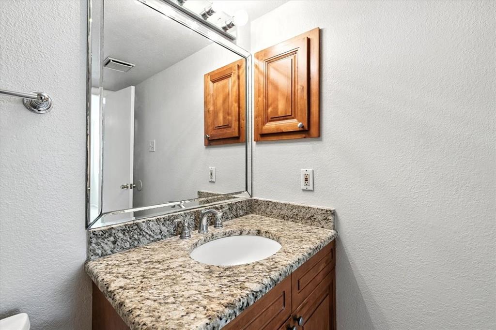 Cedar Creek Twnhms - Residential