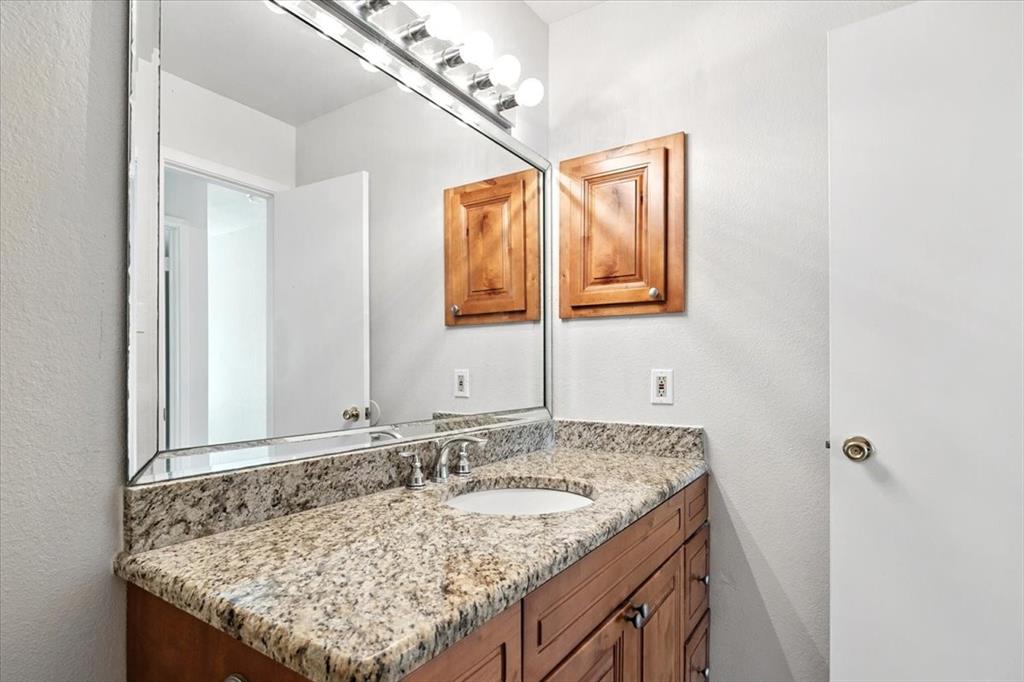 Cedar Creek Twnhms - Residential