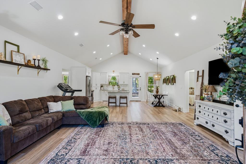 WHITE PINES - Residential