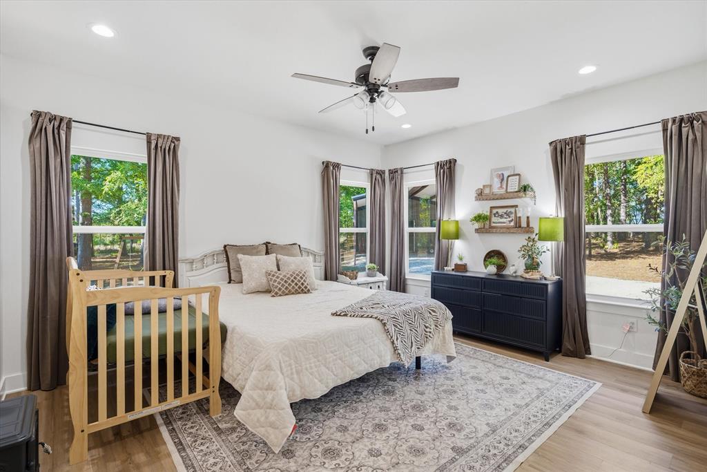 WHITE PINES - Residential