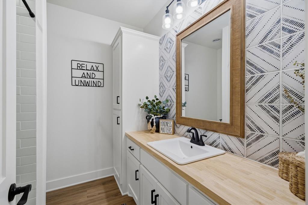 WHITE PINES - Residential