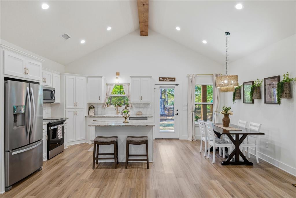 WHITE PINES - Residential