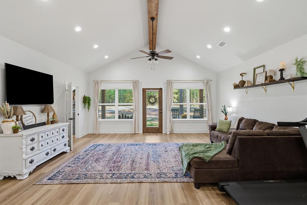 WHITE PINES - Residential