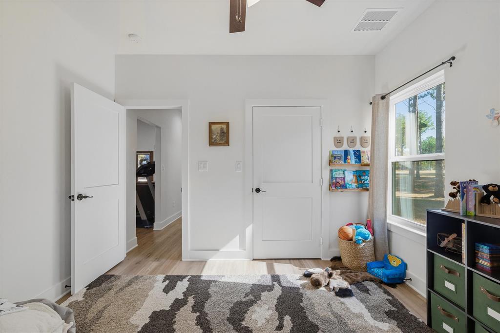 WHITE PINES - Residential