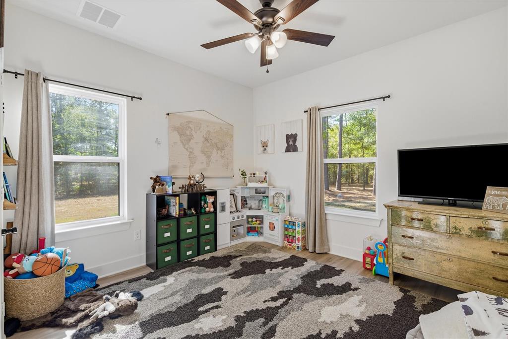 WHITE PINES - Residential