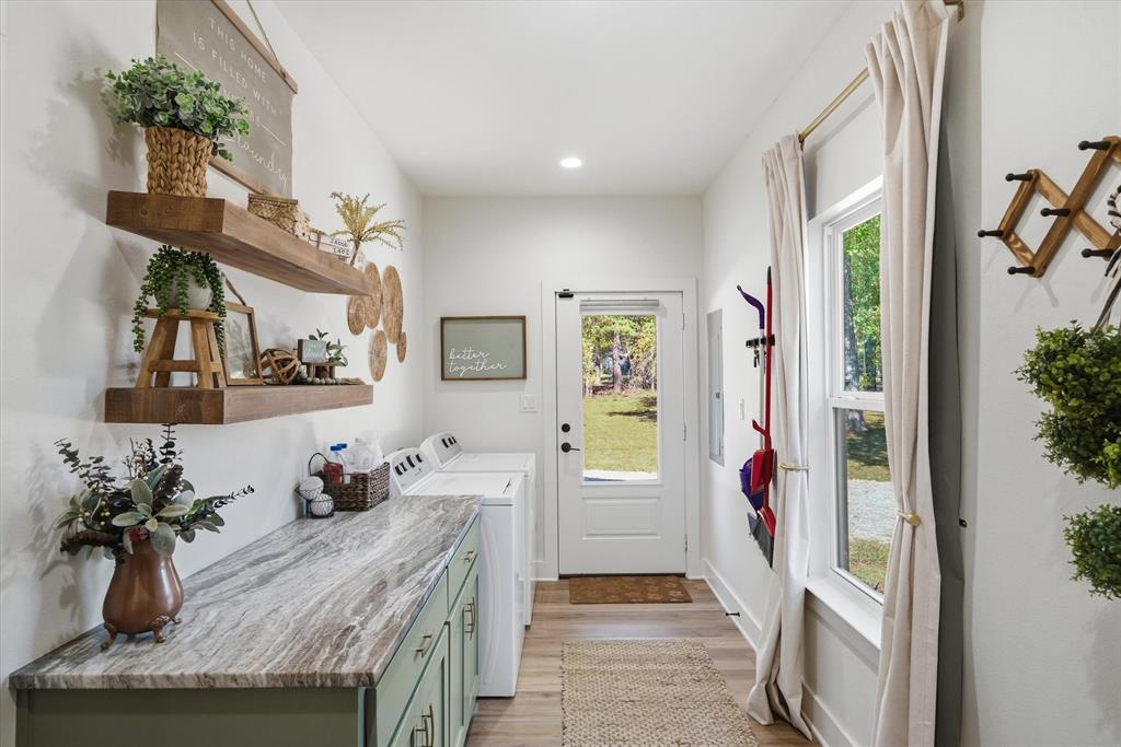 WHITE PINES - Residential