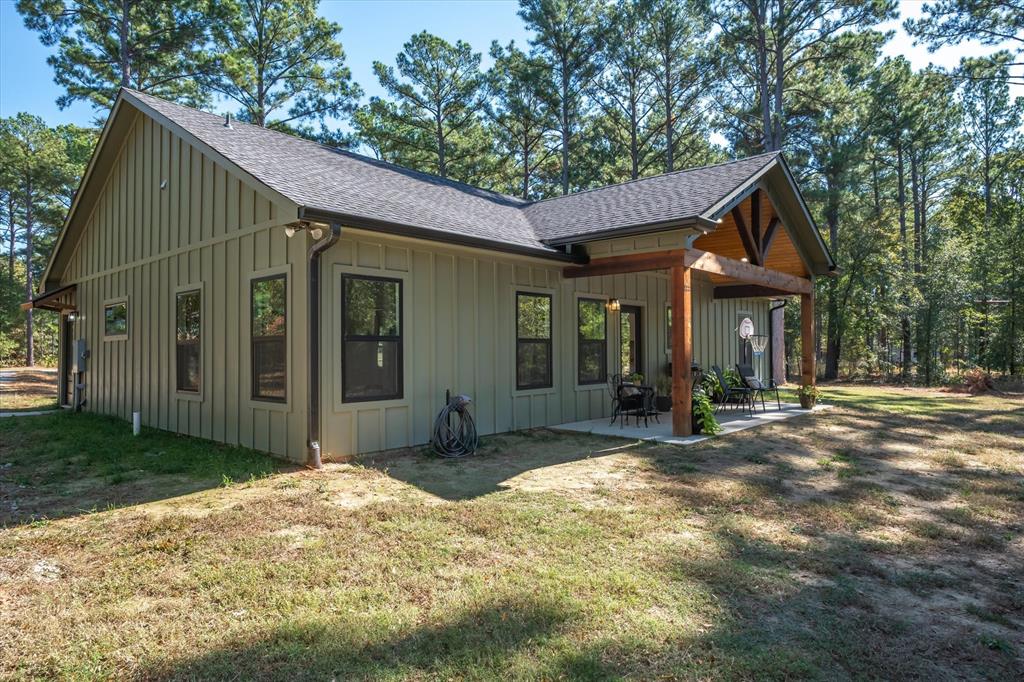 WHITE PINES - Residential