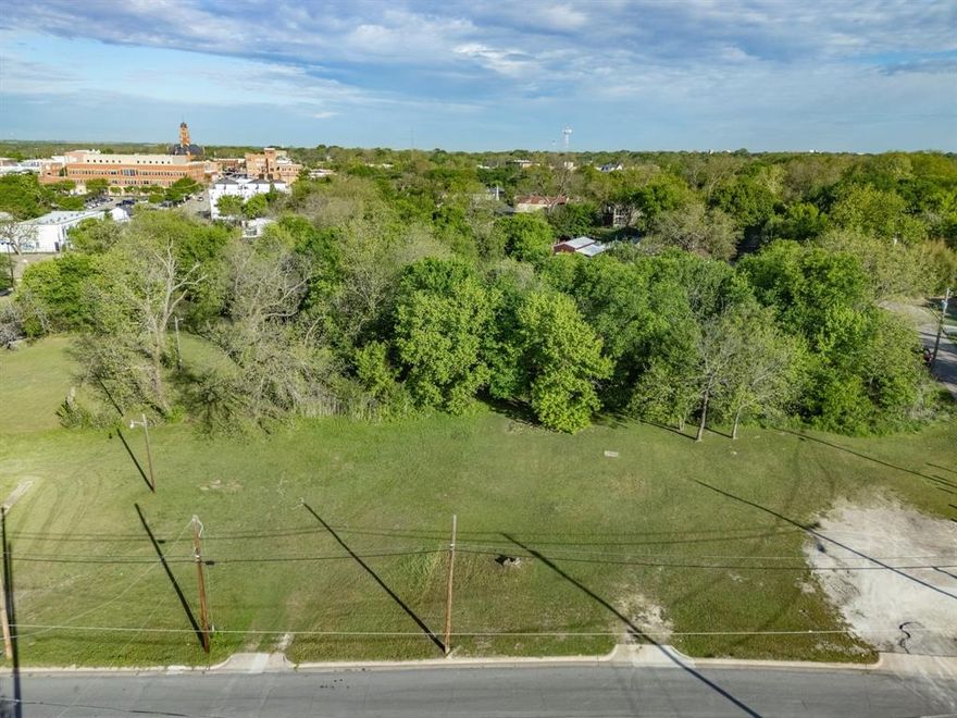 Prime opportunity on this .30-acre lot ideally located just minutes from the heart of downtown Waxahachie. Currently zoned residential, this property offers flexibility for a custom home build or potential future commercial use (buyer to verify with the city).
Enjoy the convenience of nearby shopping, dining, and the charm of historic downtown, all while having enough space to create something truly your own. With its desirable location and versatile potential, this lot is perfect for investors, builders, or anyone looking to be close to the growing downtown area. Don’t miss the chance to secure a property in one of Waxahachie’s most sought-after locations!