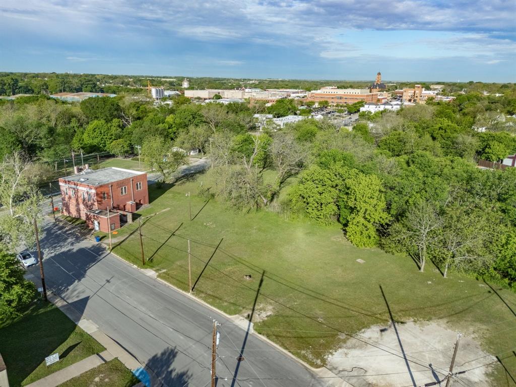 Town - Waxahachie - Land