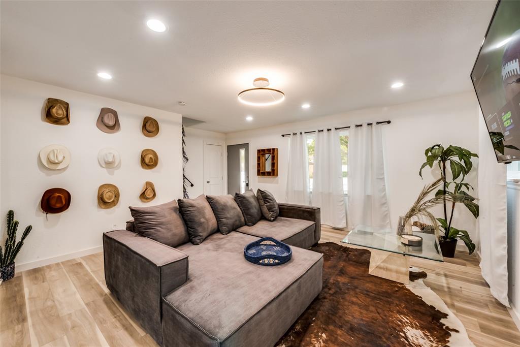 1201 Woodbrook Street