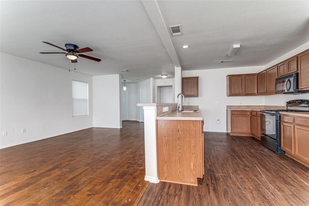 Villages Of Chisholm Ridge Th - Residential Lease