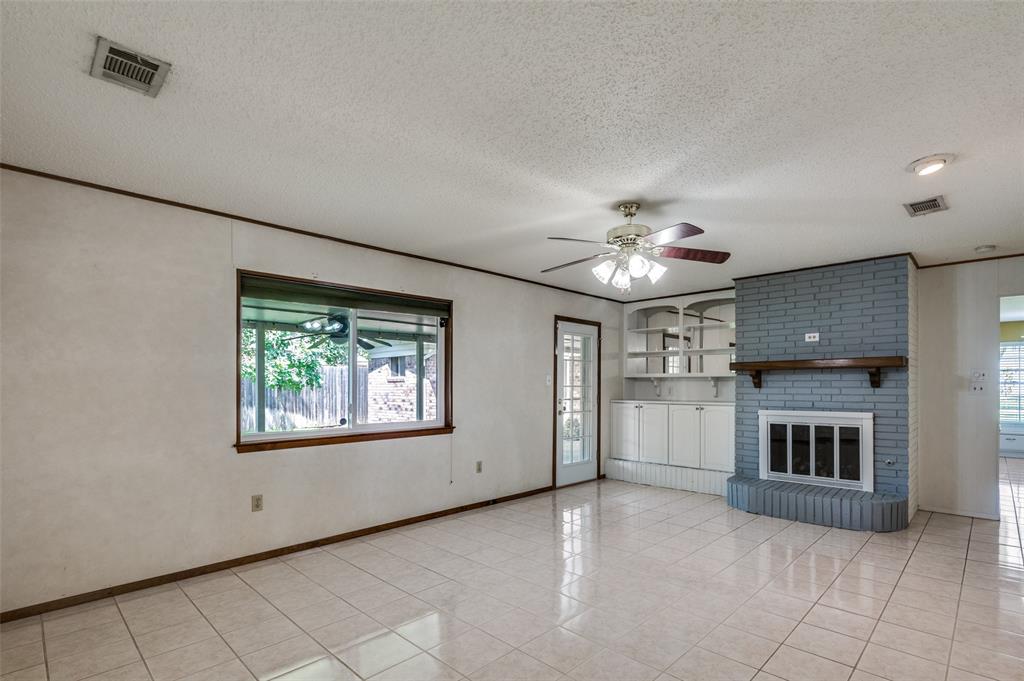 1501 Ridgeview Drive