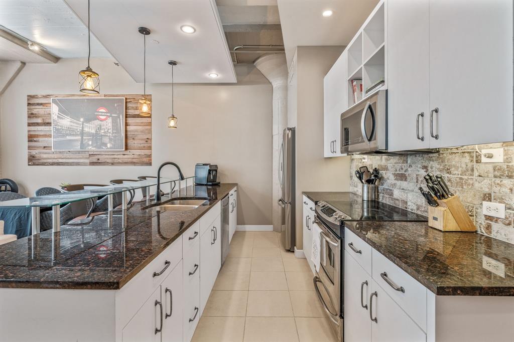 One Montgomery Plaza Residence Condo - Residential