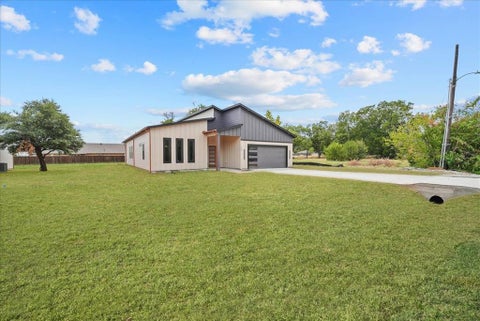 Photo of 106 W Dogwood Trail, Fate, TX 75087 (MLS # 21349382)