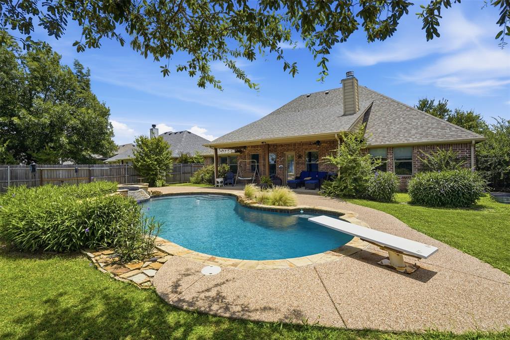 Photo 1 of 39 — 107 Clyde Drive, Aledo, TX 76008