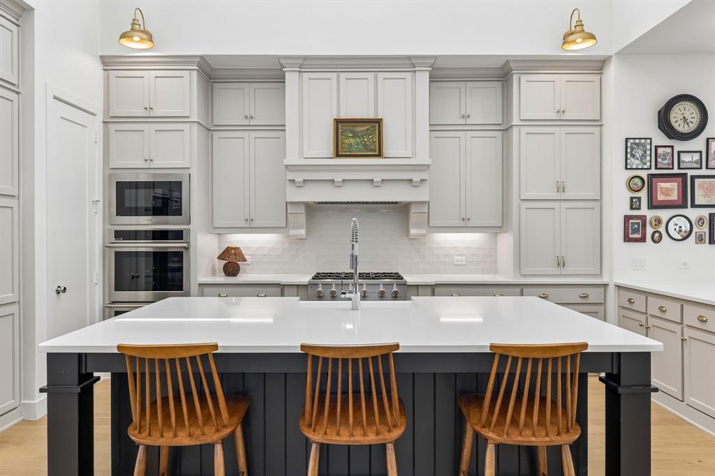 841 Forest Creek Drive