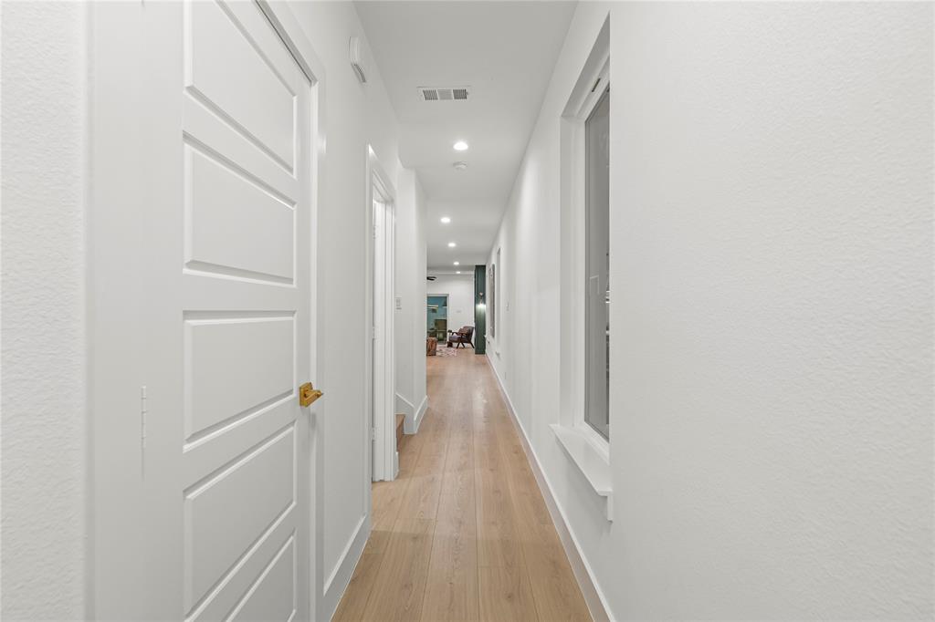 Lincoln Manor - Residential