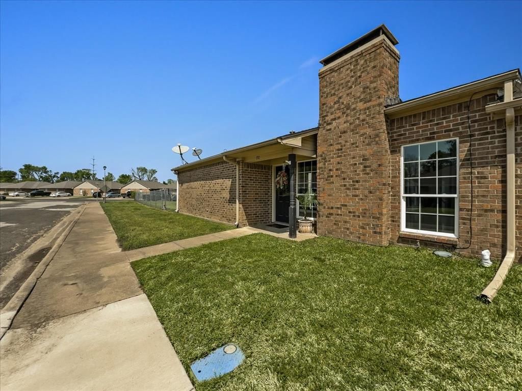 listing image 0