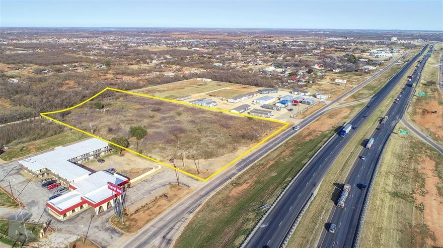 4.69 acres vacant commercial Lot zoned Heavy Commercial. Great Interstate 20 visibility. 350 feet of frontage on W. Overland Trail. All utilities available. Close to Interstate Exit Ramp. Endless commercial possibilites.