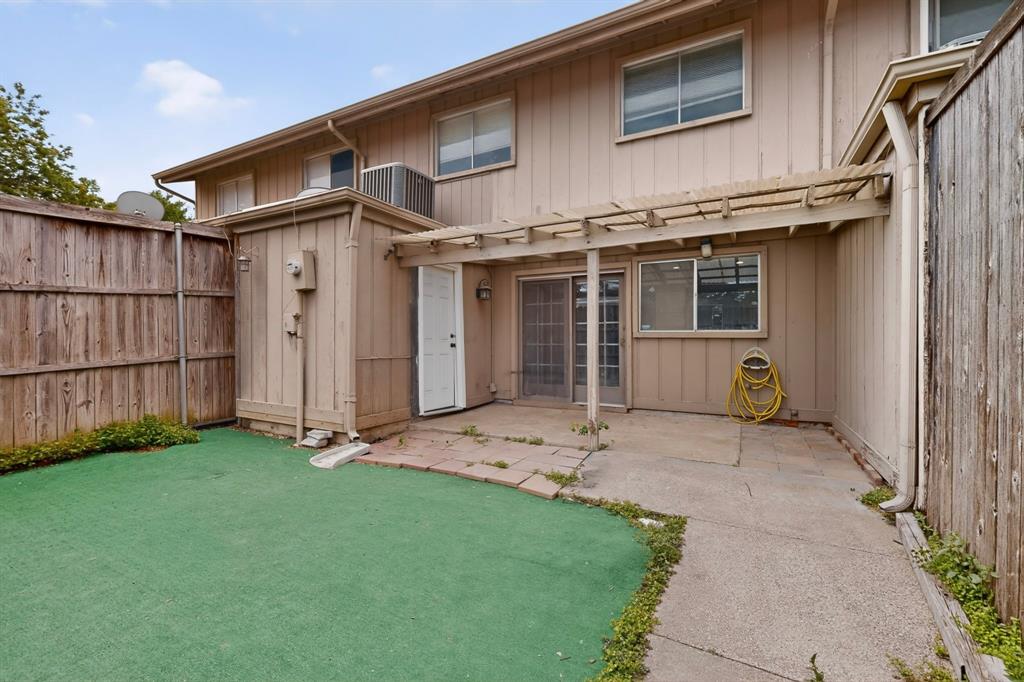 Laguna Twnhms - Residential