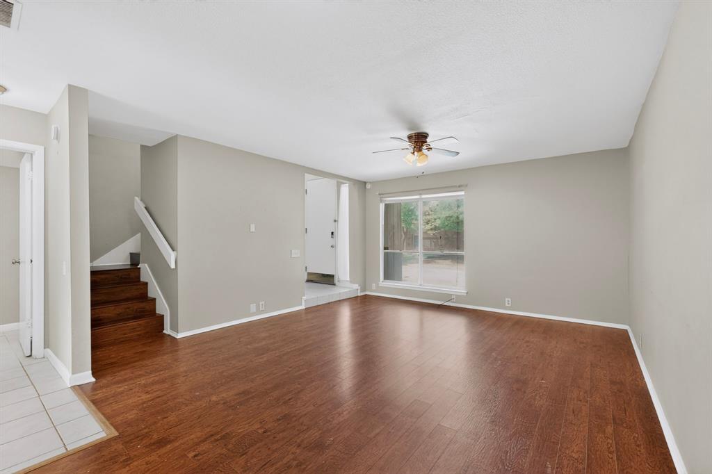 Laguna Twnhms - Residential