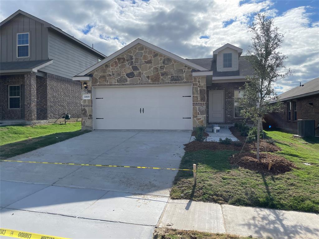 1315 DRAPER Lane