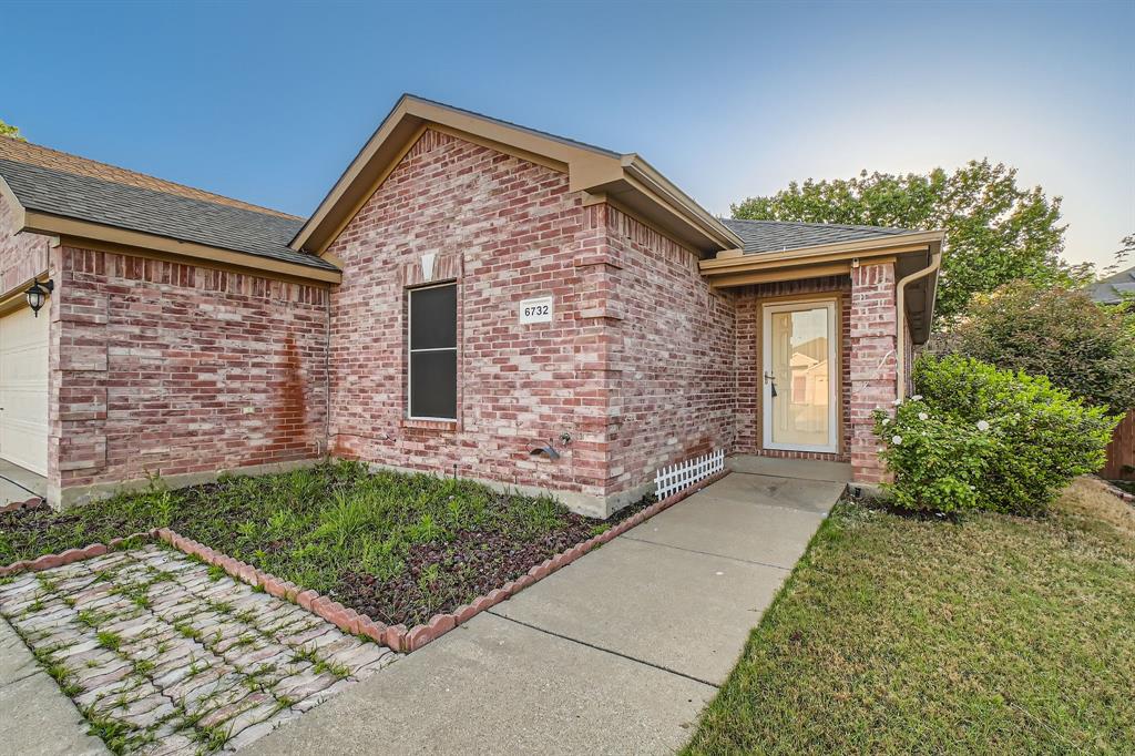 6732 Red Rock Trail