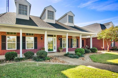 A home in Wolfe City