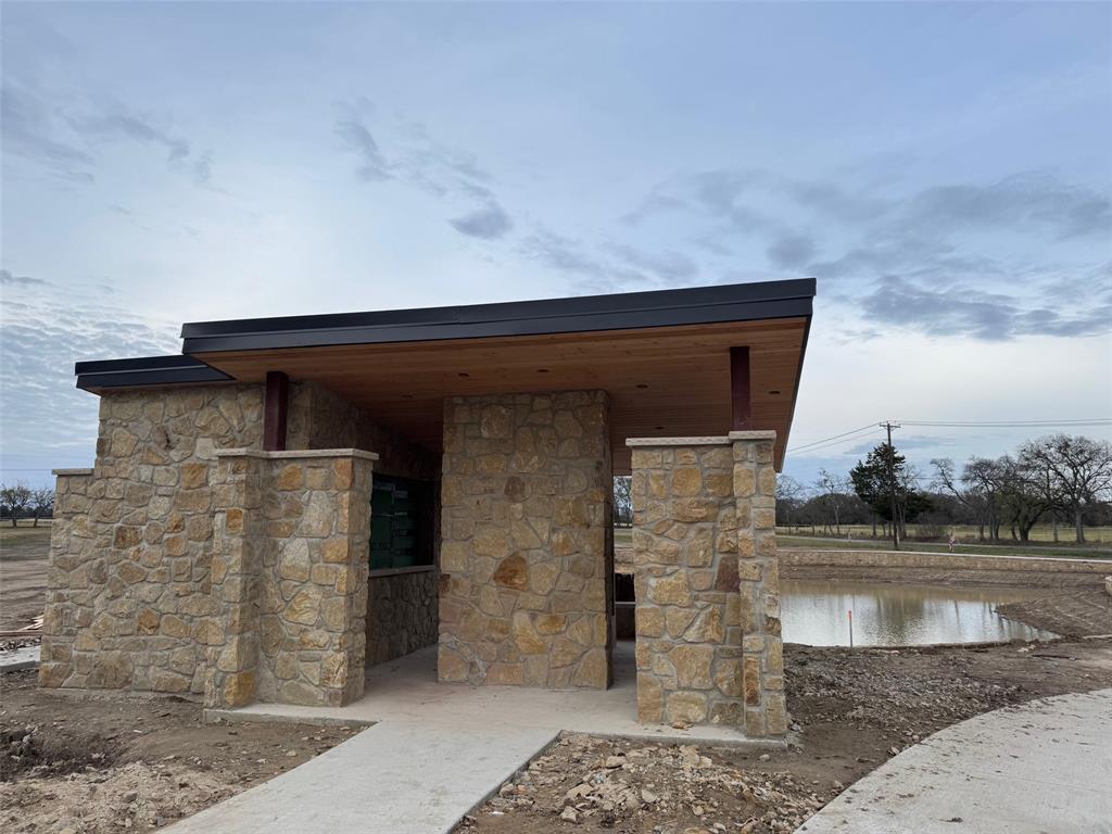 SPOUT SPRINGS - Land