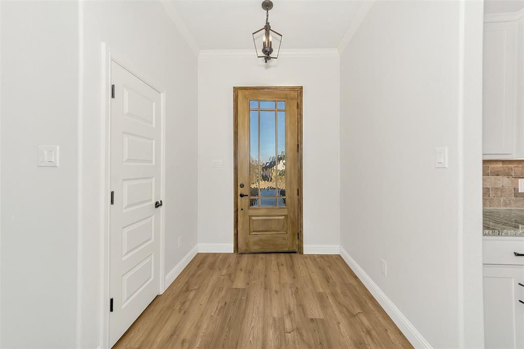 801 Holiday Hills Drive