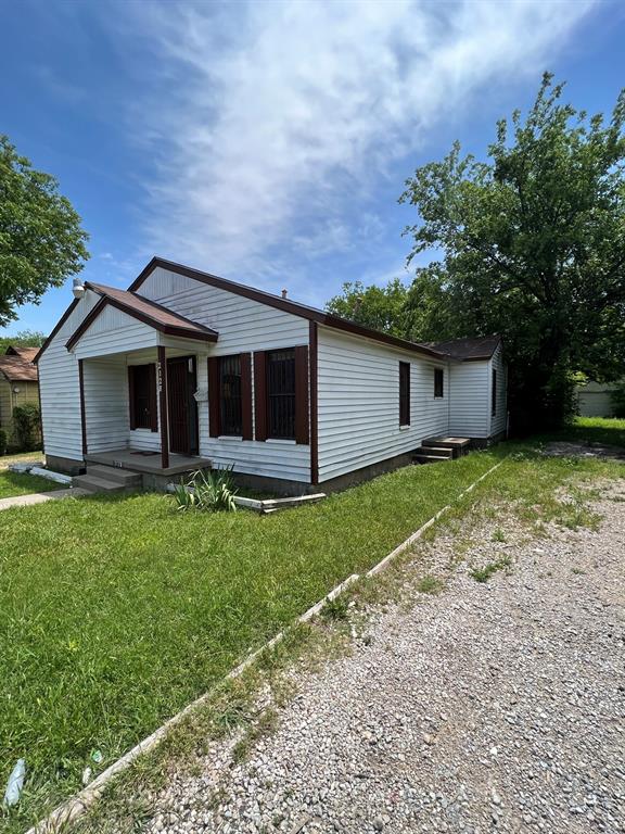 Photo 2 of 17 of 2128 Stovall Drive house