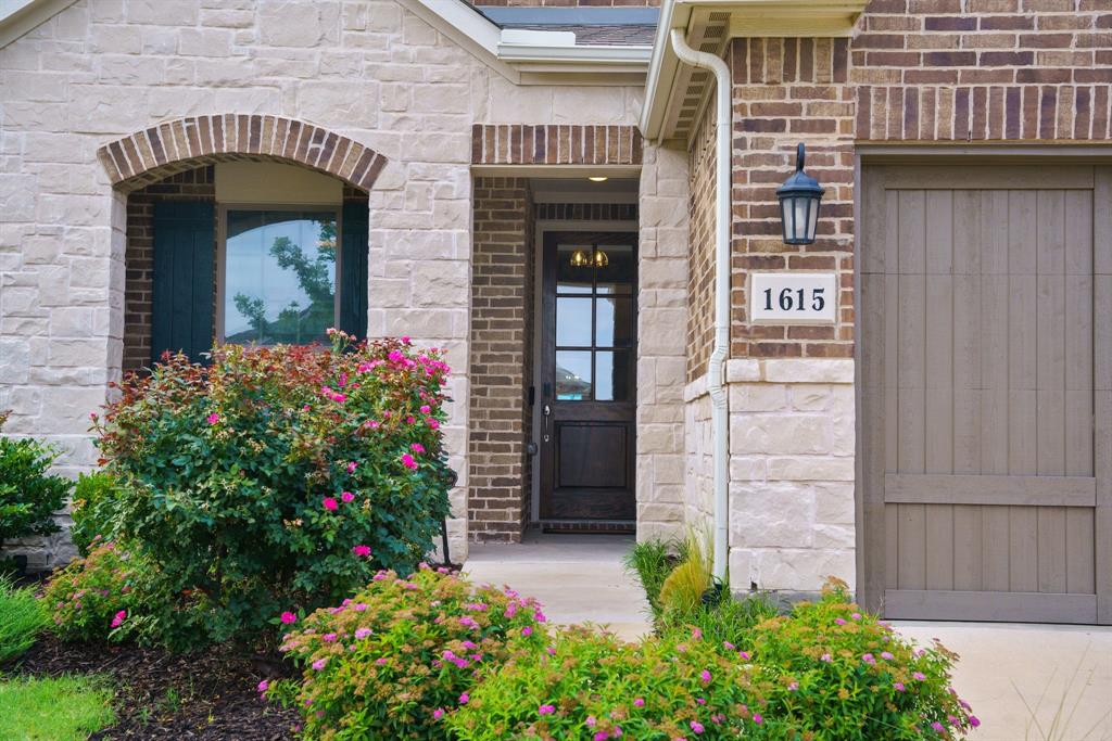 1615 Sweetwater Way