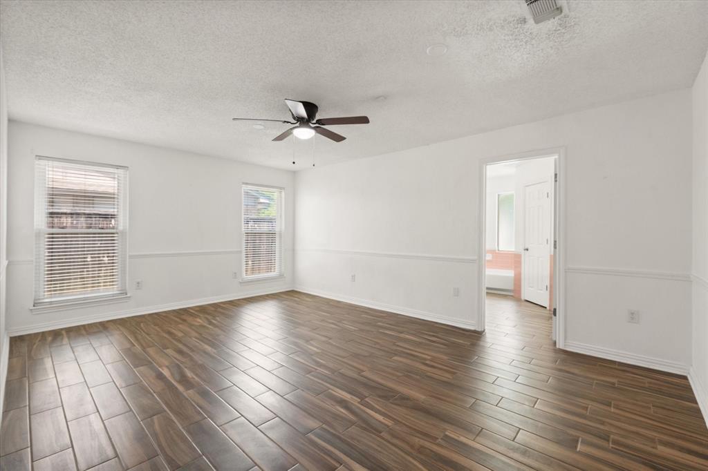 4711 N Prairieview Court