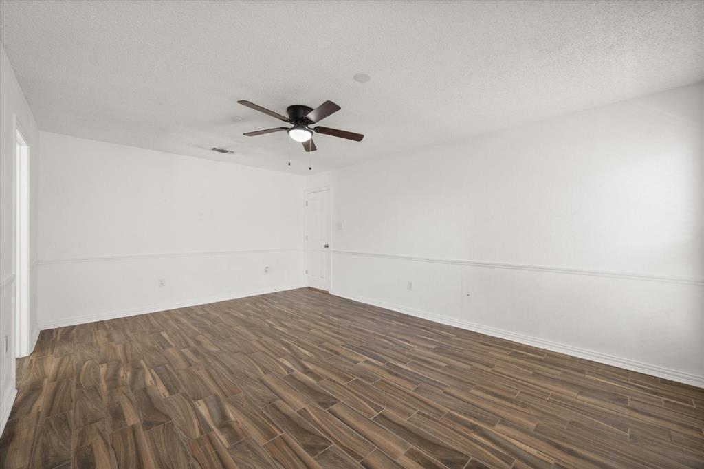 4711 N Prairieview Court