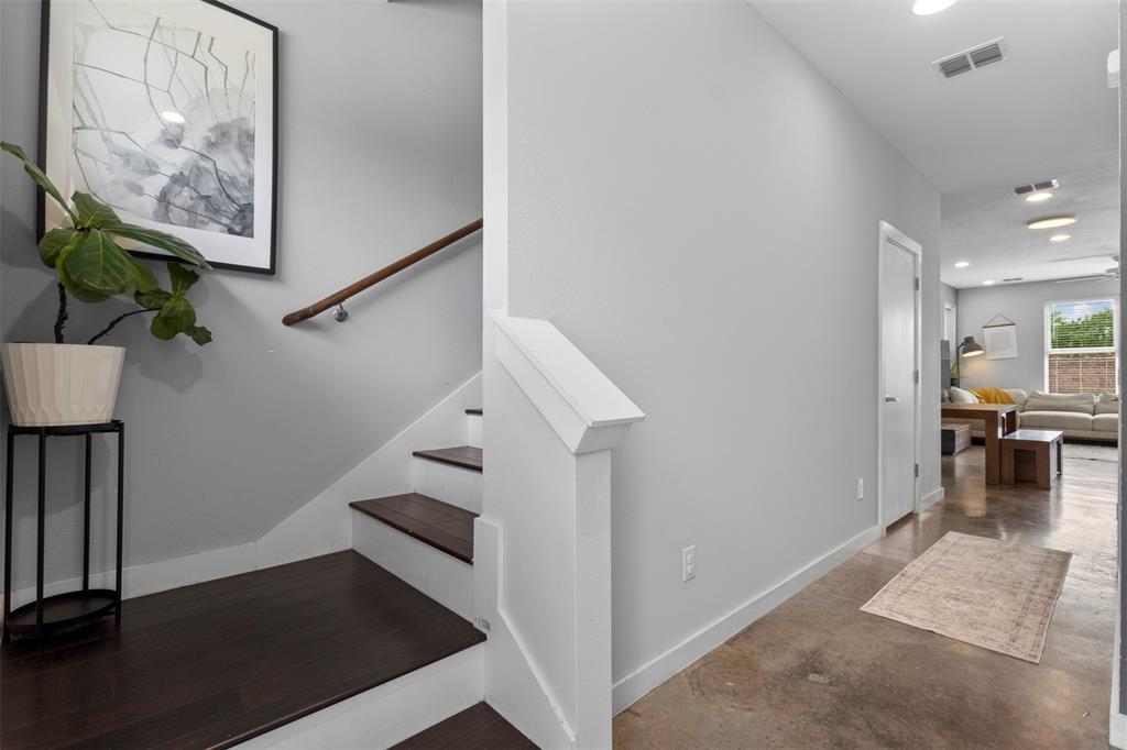 1011 Gallivant Lane