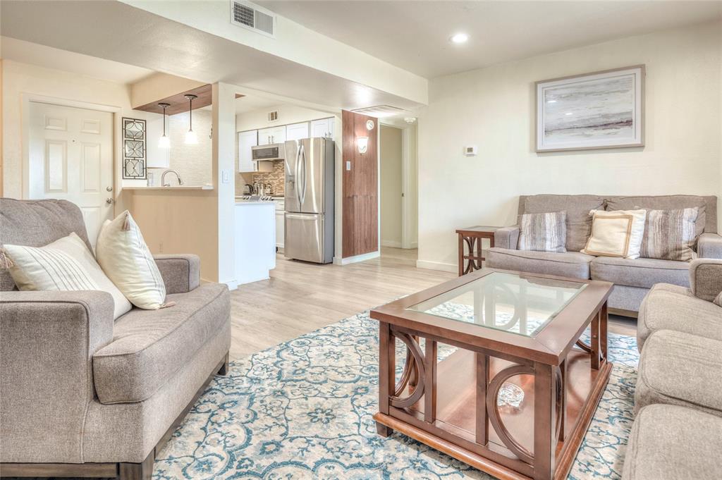 Cambridge Condos Ph 01 03 - Residential