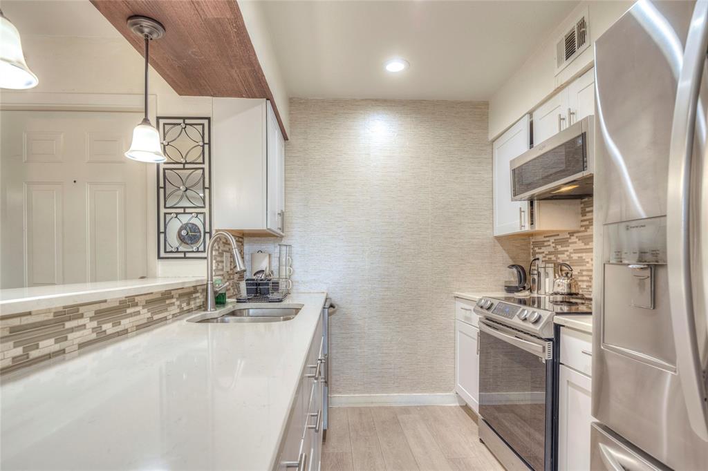 Cambridge Condos Ph 01 03 - Residential