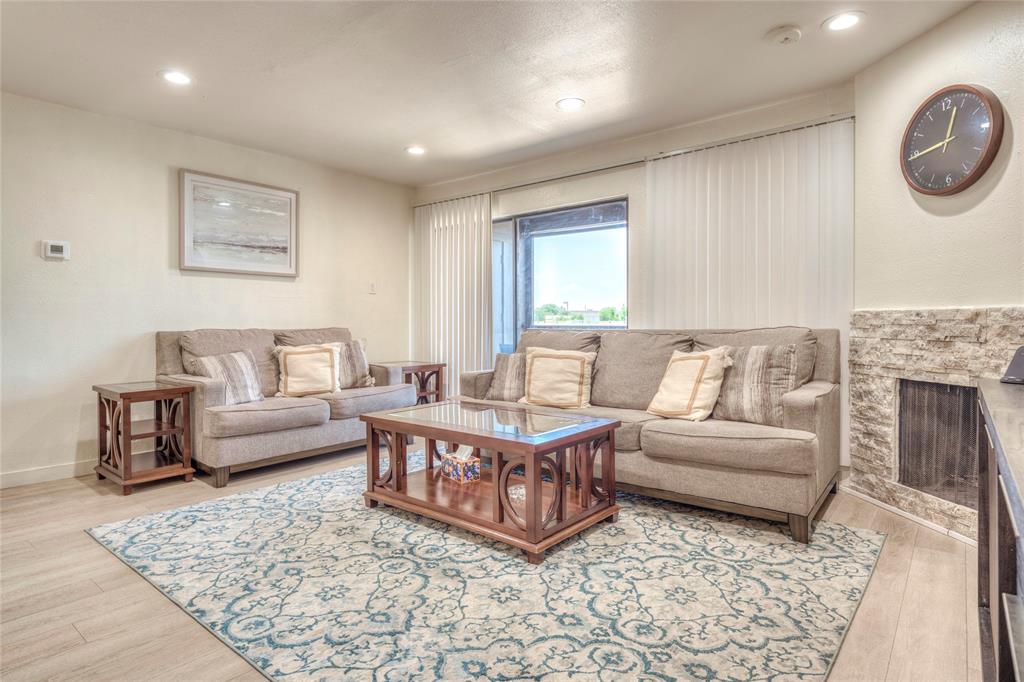 Cambridge Condos Ph 01 03 - Residential